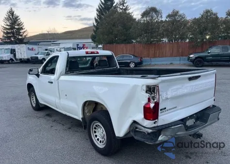 2021 Chevrolet Silverado C1500 z USA, uszkodzony, nr VIN 3GCNWAEH2MG313335